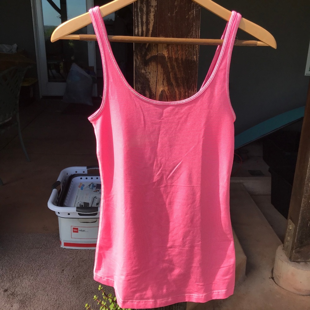 Lulu Lemon Top Size 6